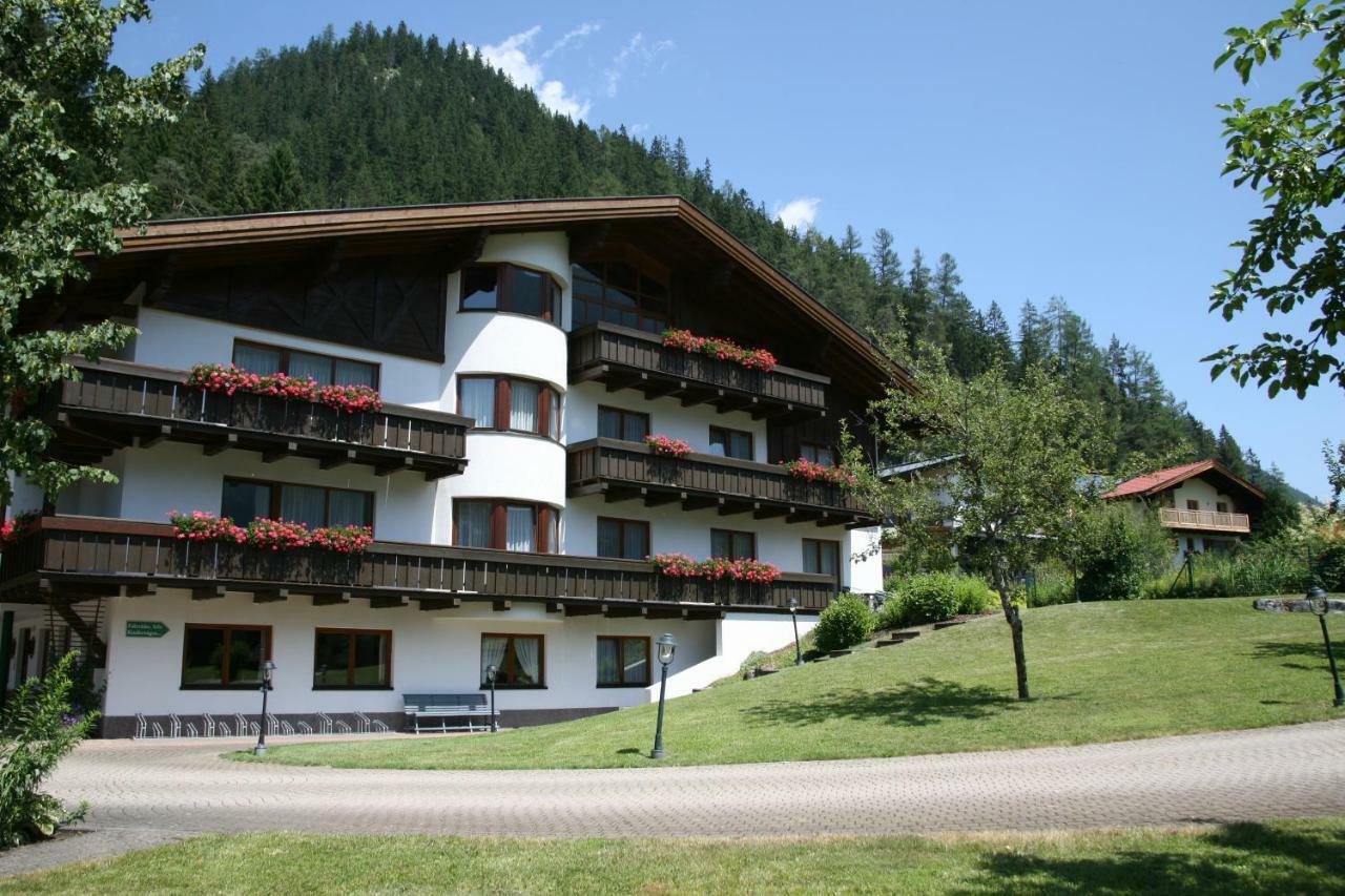 Ferienwohnung Haus Montana Elbigenalp Exterior foto